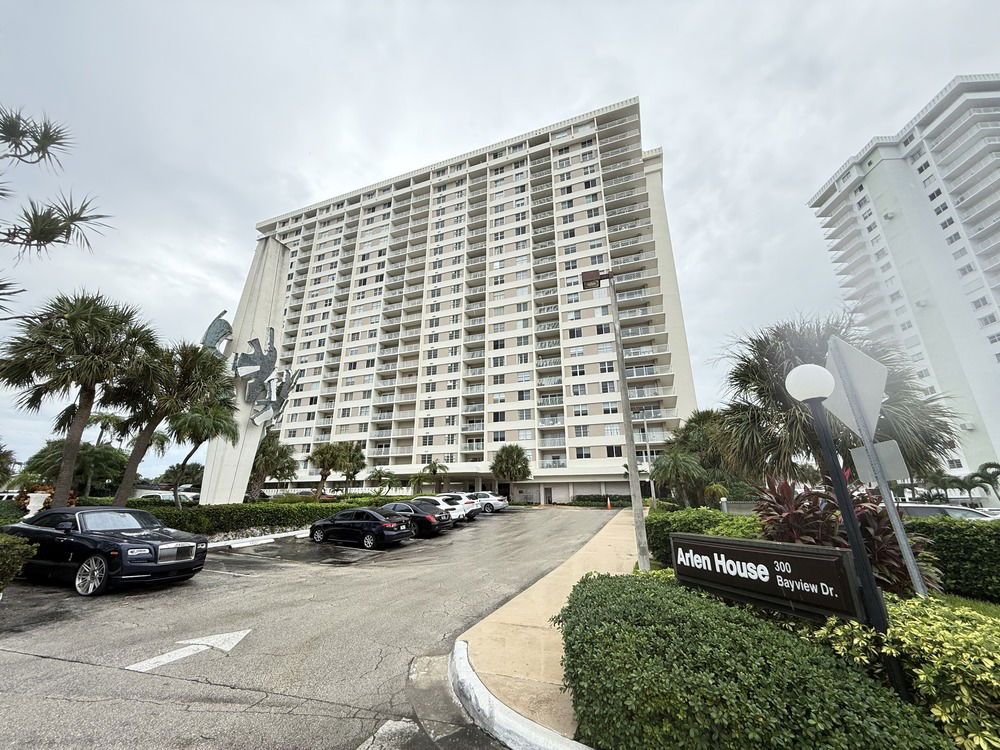 Arlen House 300  main photo